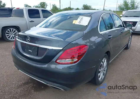 2015 Mercedes-Benz C 300 Luxury/Sport из США, поврежденный, VIN 55SWF4JB9FU057595